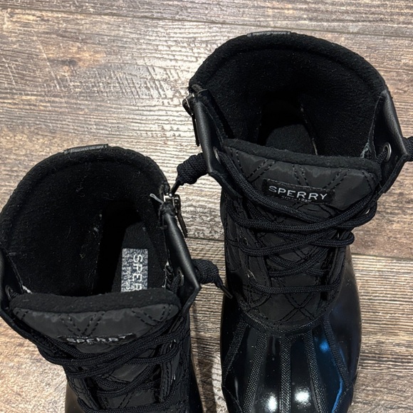 Sperry Black Quilted Waterproof Boots sz 7.5 - Picture 2 of 7